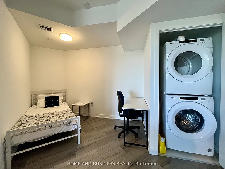 395 Dundas St W #816 — Photo 7