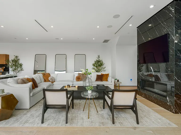 133 N Edinburgh Ave — Photo 31