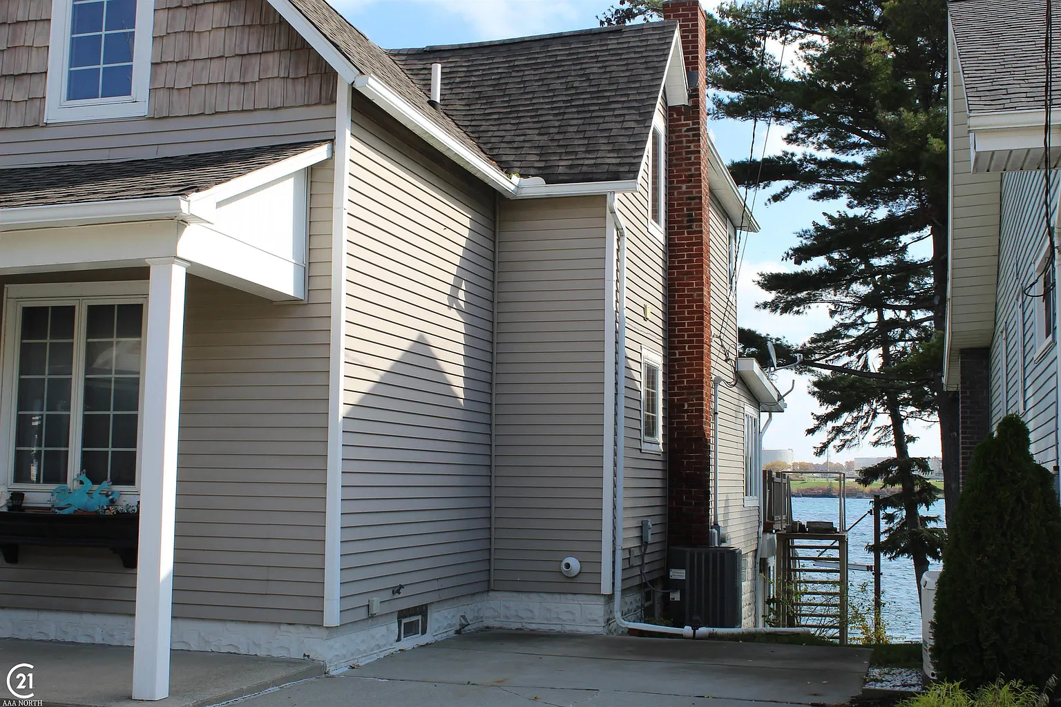3906 Military St photo 1