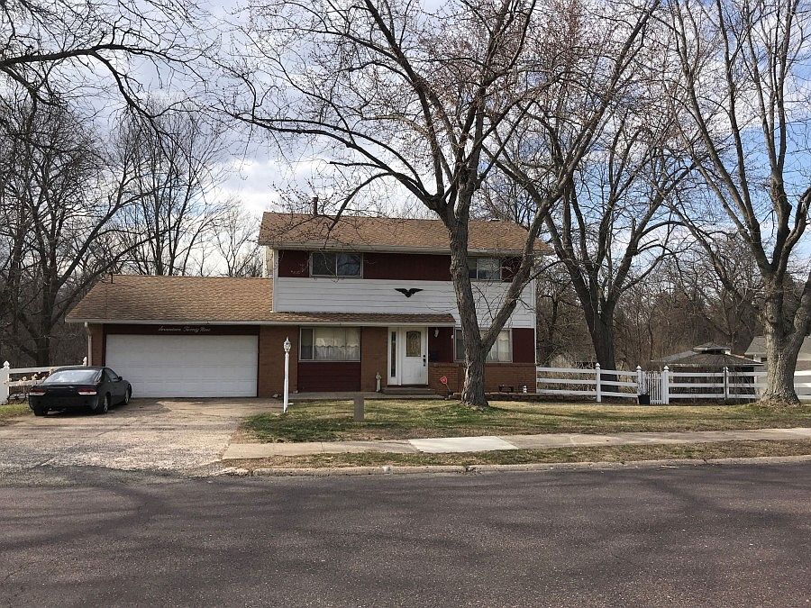 1st image of 1729 Saint Clair Dr
