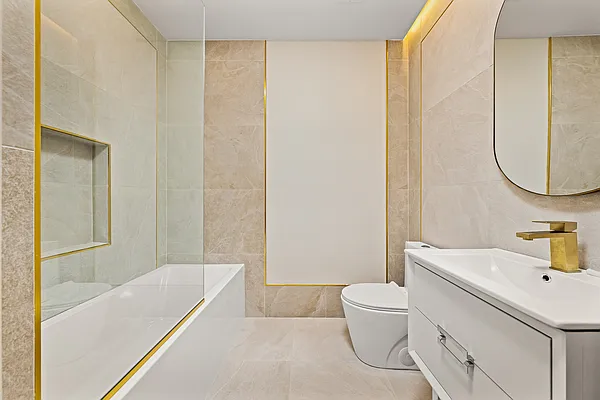 Bathroom, photo 1