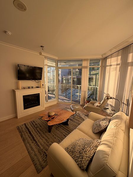North Vancouver Apartment for rent - 2 Bedrooms — photo 4