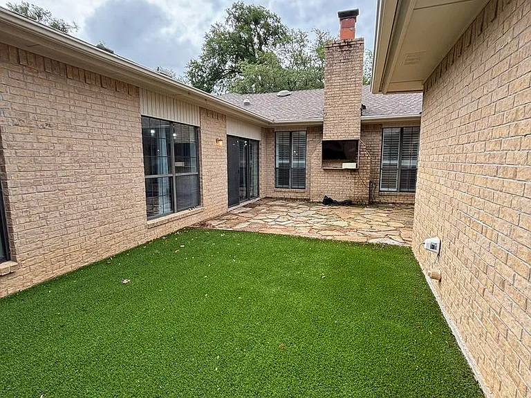 5026 Bellaire Dr S — Photo 41