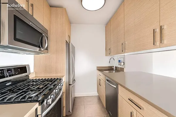 Rented by Sotheby's International Realty | media 7