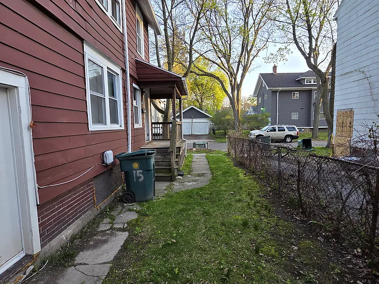 15 Cutler St #A — Photo 24