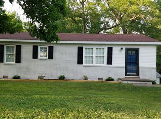 1013 Oak Grove Cir, Benton, KY 42025