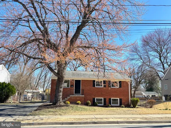 14969 Alaska Rd, Woodbridge, VA 22191