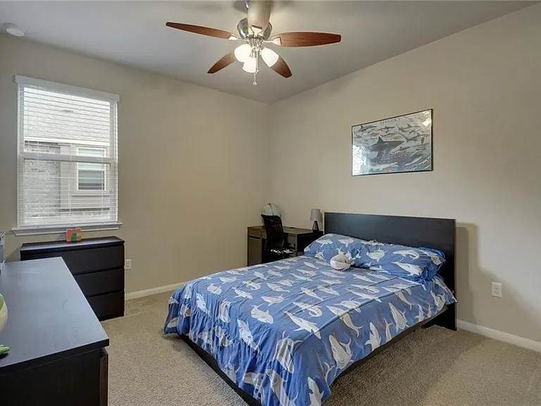 2433 Lyla Ln — Photo 14