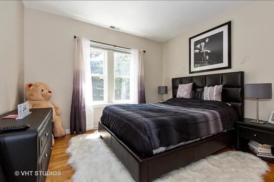 1ST BEDROOM FITS QUEEN BED PLUS OTHER FURNITURE