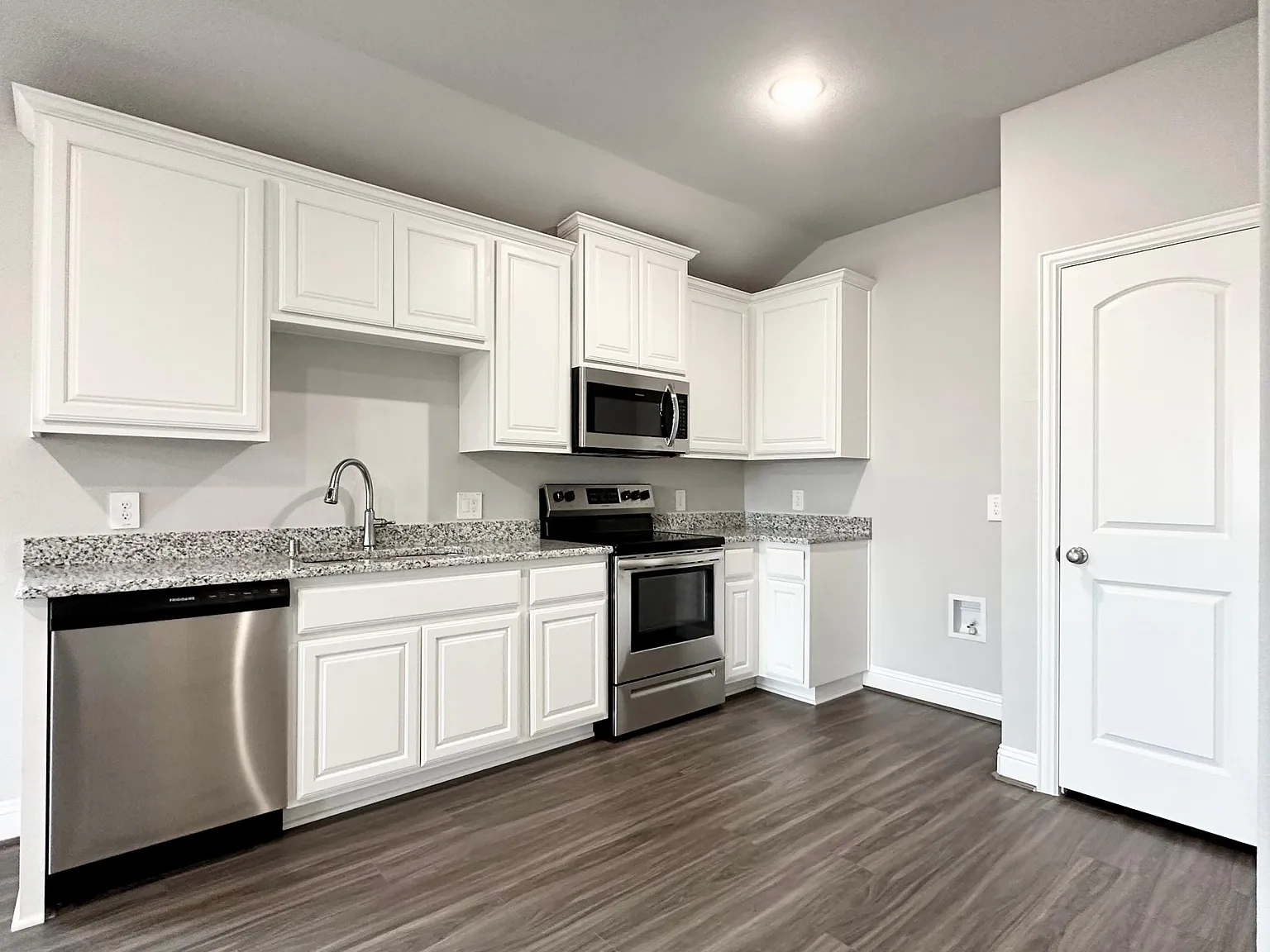 3 bed, 1269 sqft, $1,725 — Photo 3