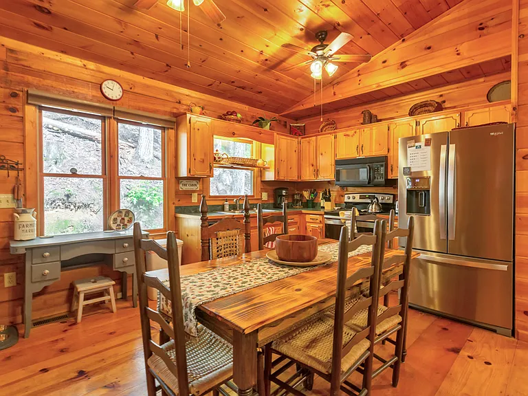 9 Briar Creek Rd — Photo 20