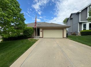 16642 Adams St, Omaha, NE 68135