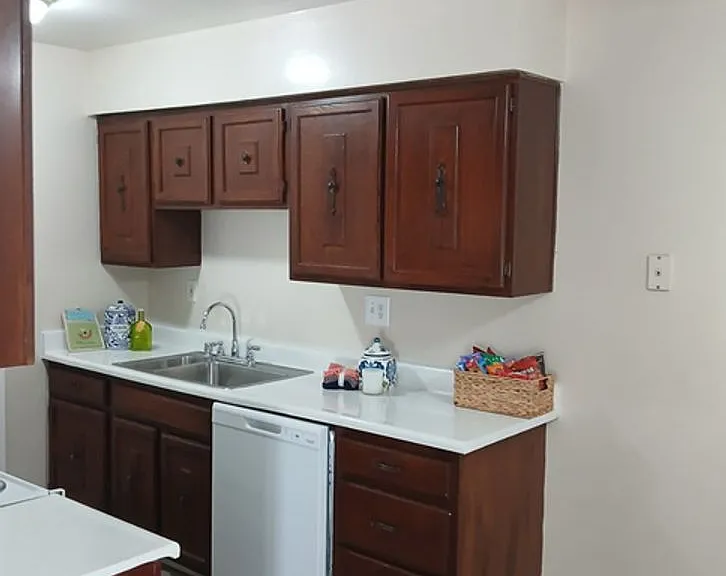 Mira Loma Apartments — Photo 22