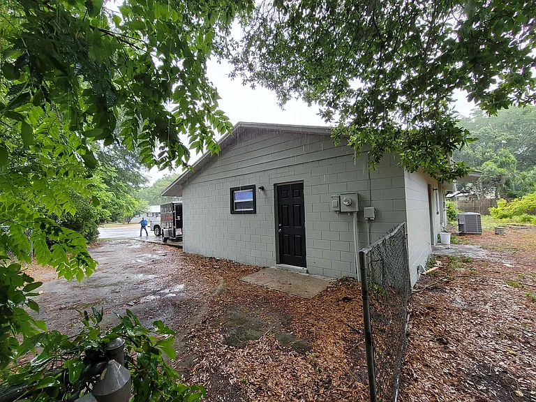 1304 Louis Ct #1 — Photo 31