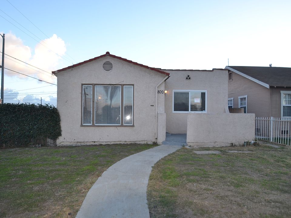 1st image of 800 W 107th St