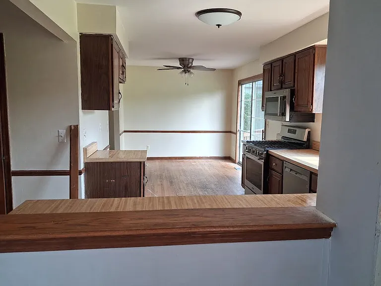 2097 E Roundtable Dr — Photo 3