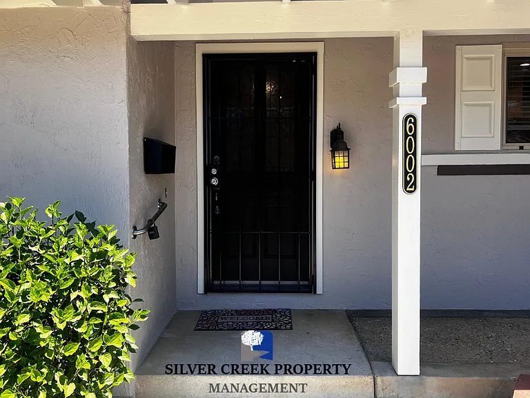 6002 Paxton Ct — Photo 2