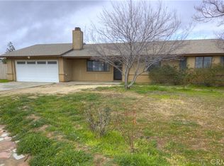 8222 3rd Ave, Hesperia, CA 92345