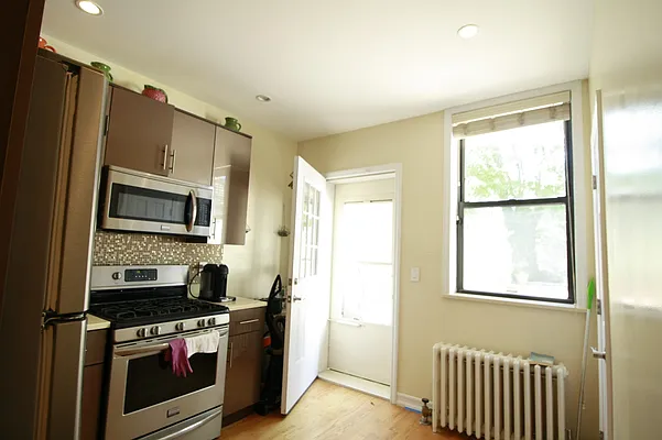 Rented by Grand & Co. | media 24