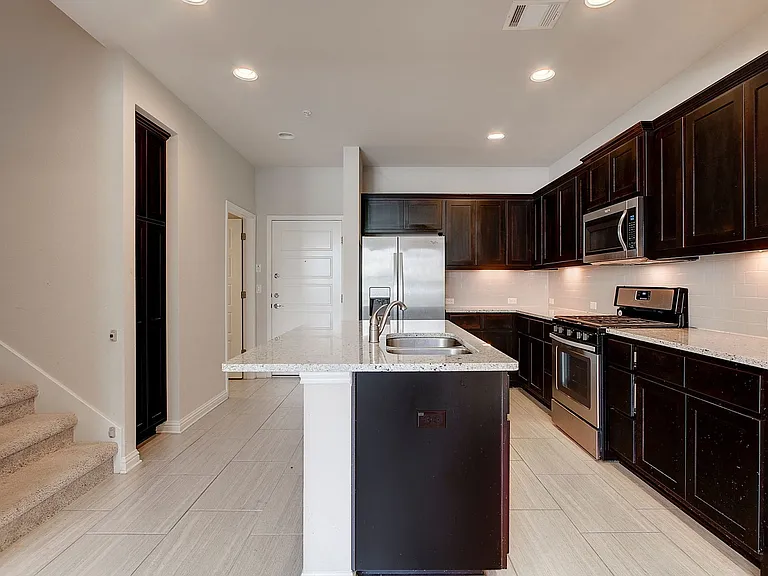 13800 Lyndhurst St #73 — Photo 14
