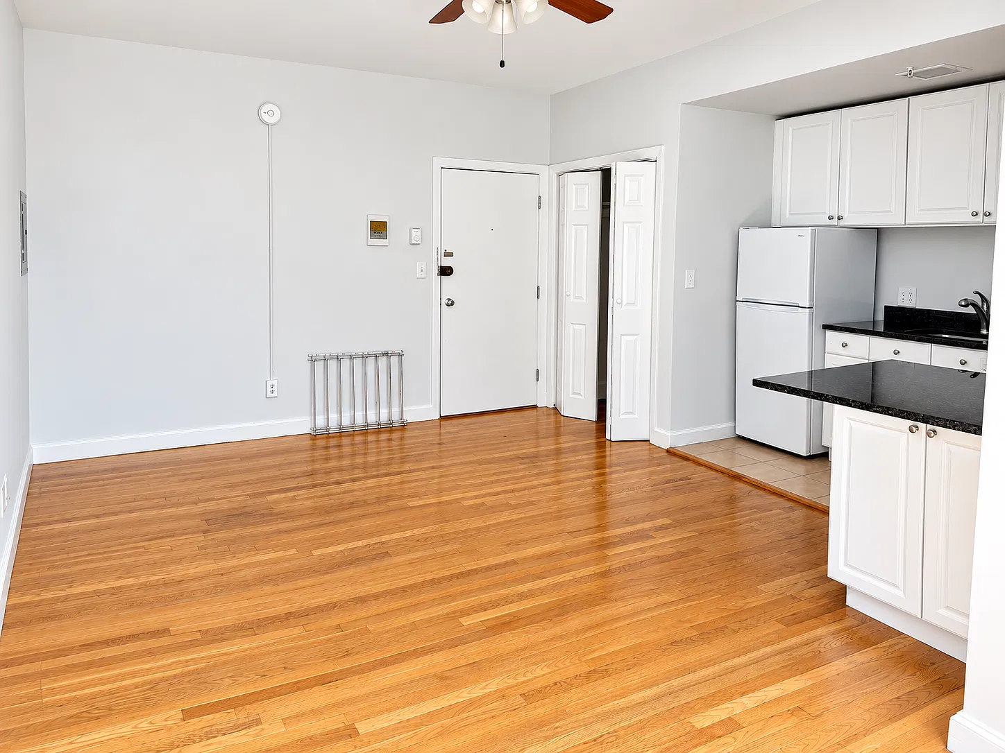 Studio, 400 sqft, $2,300 — Photo 2