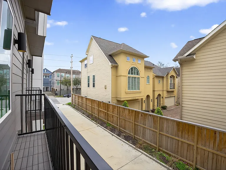 3010 Bell St #3010 — Photo 30