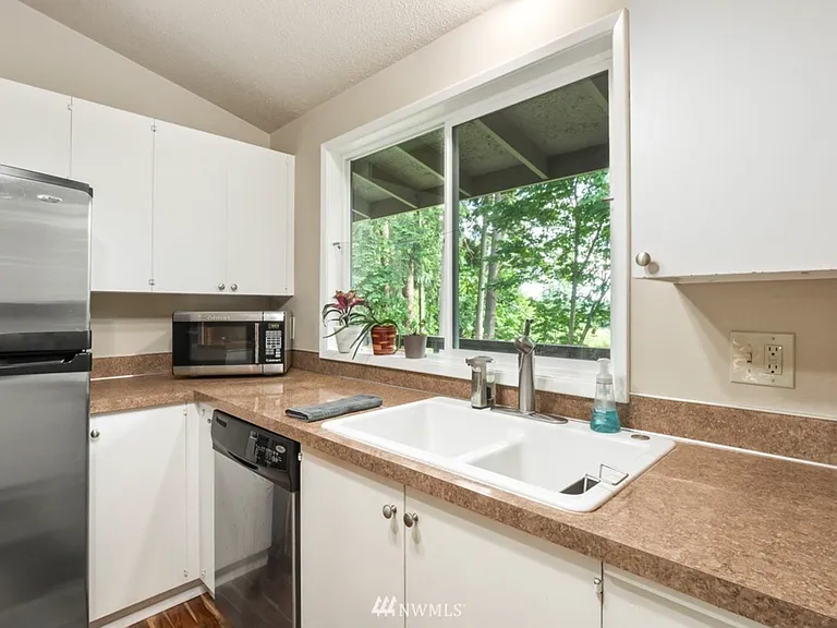 6921 5th Ct SE — Photo 8
