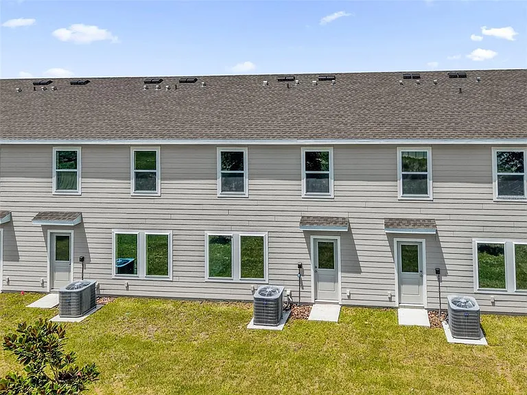2424 Bevel Ln — Photo 35