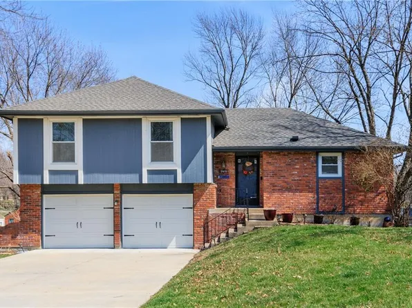 7911 Hadley St, Overland Park, KS 66204