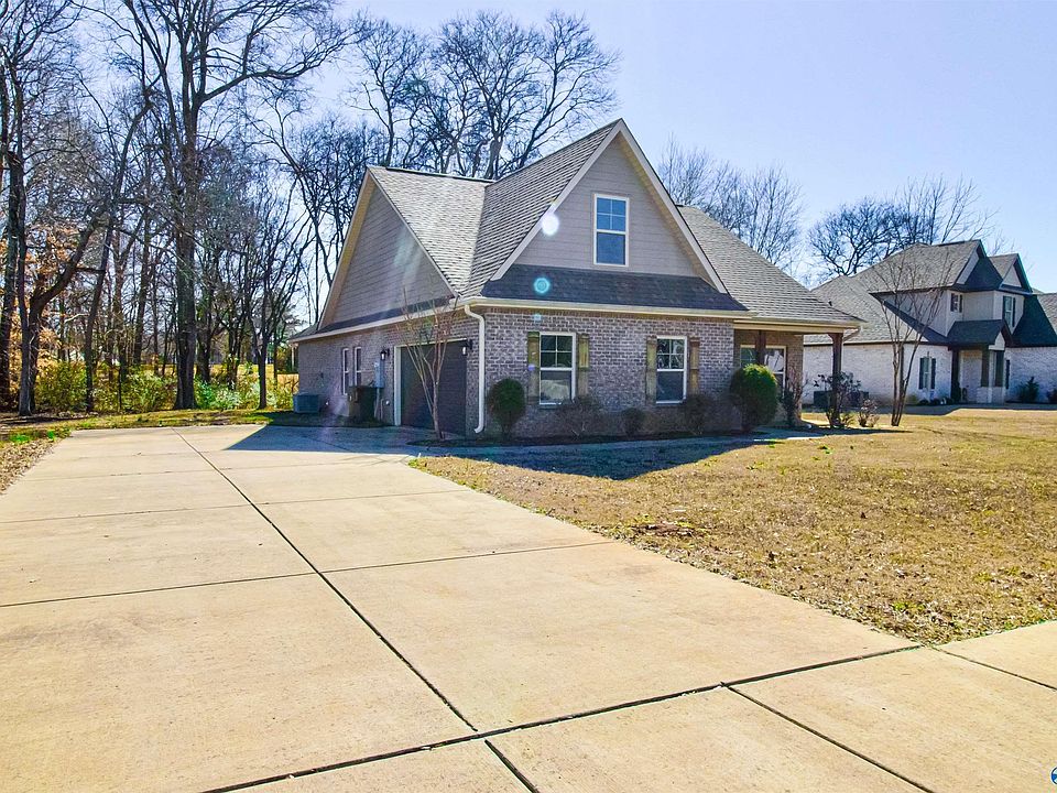 1st image of 110 Ivy Meadow Cir