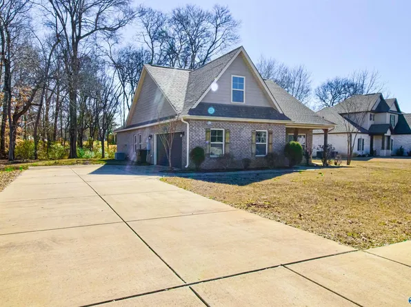 110 Ivy Meadow Cir, Hazel Green, AL 35750