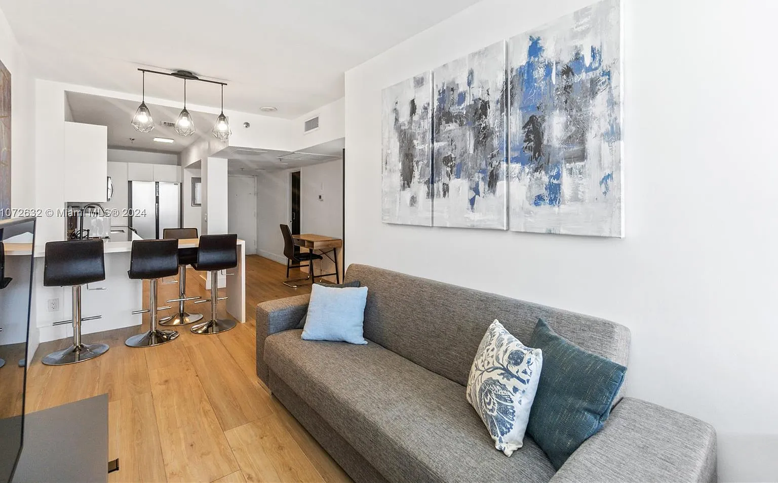 The Decoplage Condo — Photo 2