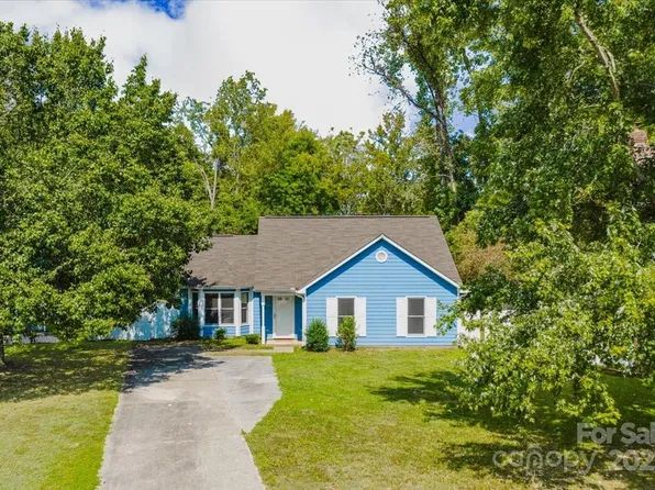 4205 Hounds Run Dr, Matthews, NC 28105