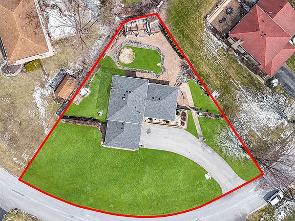 3rd image of 2938 E Shagbark Trl