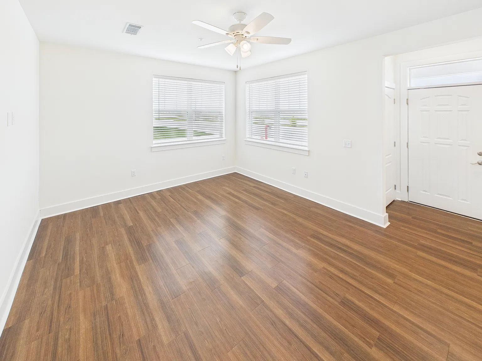 525 Quinn Ln — Photo 3