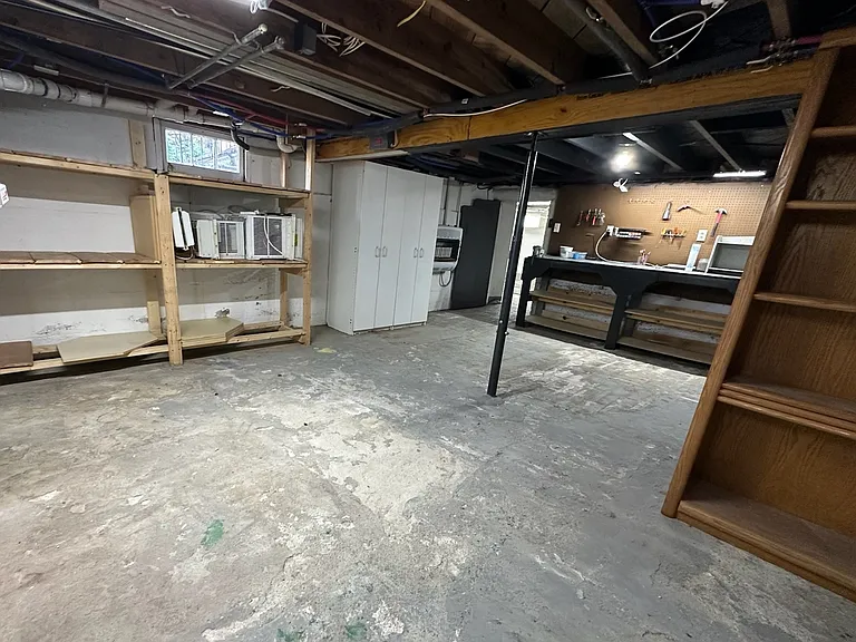 720 W Commerce Rd — Photo 16