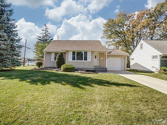 5th image of 312 S Blackburn Dr