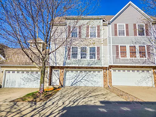 4304 153rd Pl Photo 1