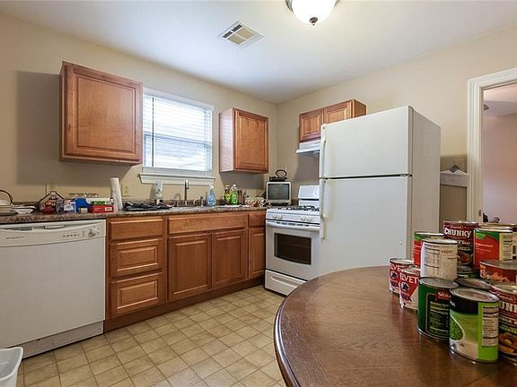 4th image of 2112-14 W Beauregard St