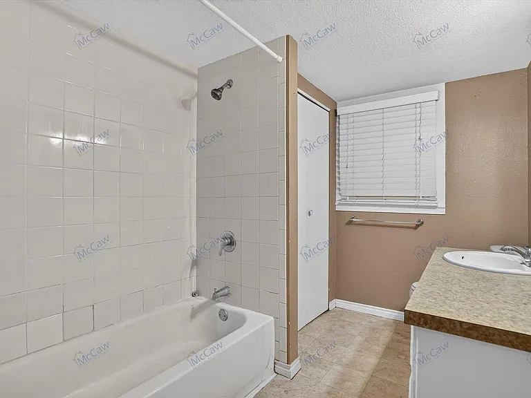 303 S Elm St — Photo 14