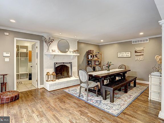 3rd image of 494 Old Orchard Cir