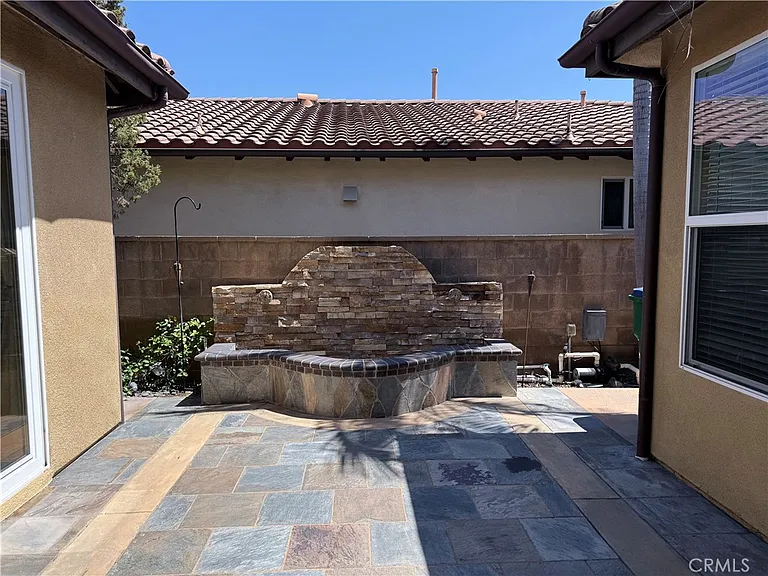 5 Stonegate — Photo 23
