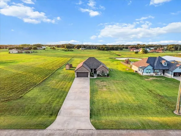 722 Bunkhouse Trl, Angleton, TX 77515