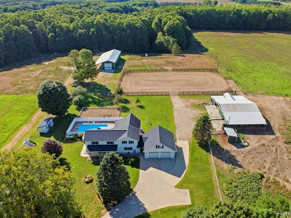 8382 Hudson Rd SW, Fife Lake, MI 49633