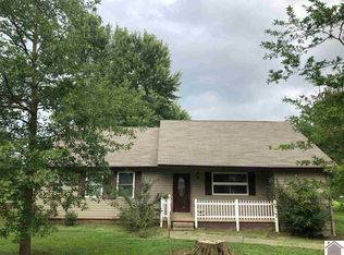 410 Gilbert St, Hazel, KY 42049