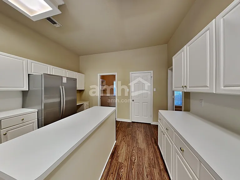 13143 Mills River St — Photo 4