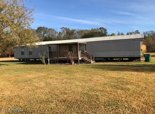 1052 L D Dr, Saint Martinville, LA 70582