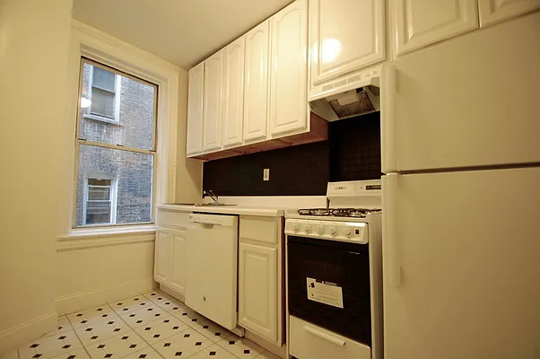 Rented by Bohemia Realty Group | media 13