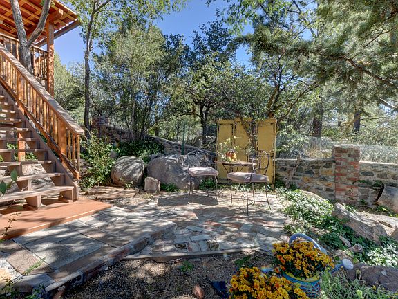 Stairs to Upper deck & yard