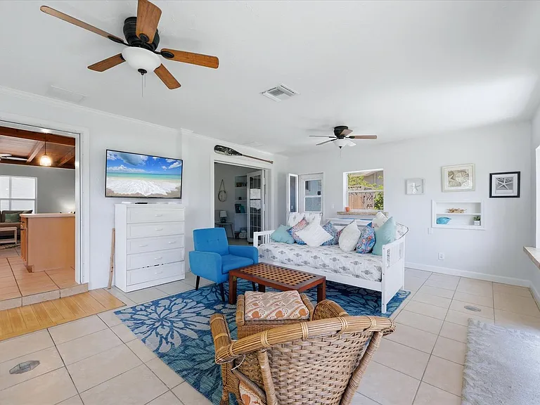 428 Court St — Photo 10